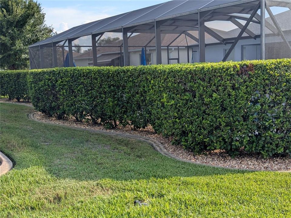 合同活跃: $408,000 (3 贝兹, 2 浴室, 2516 平方英尺)