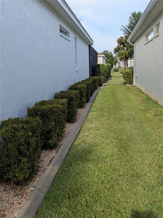 合同活跃: $408,000 (3 贝兹, 2 浴室, 2516 平方英尺)