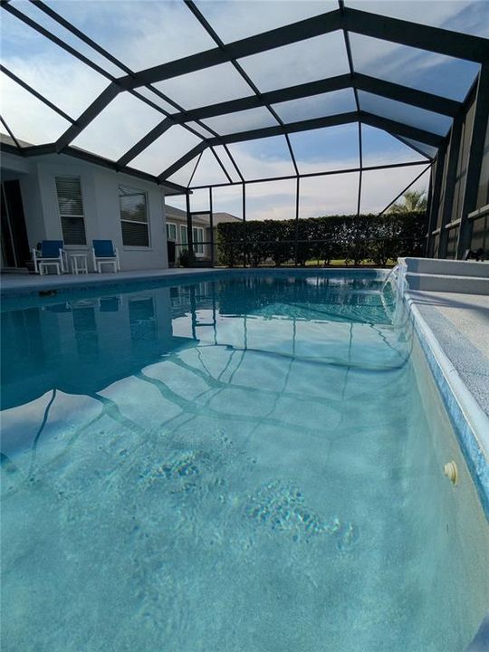 合同活跃: $408,000 (3 贝兹, 2 浴室, 2516 平方英尺)