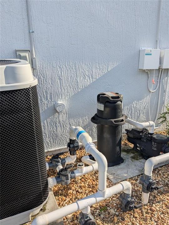 合同活跃: $408,000 (3 贝兹, 2 浴室, 2516 平方英尺)