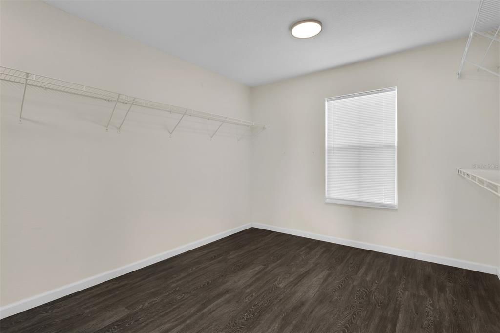 For Rent: $2,490 (4 beds, 2 baths, 2336 Square Feet)