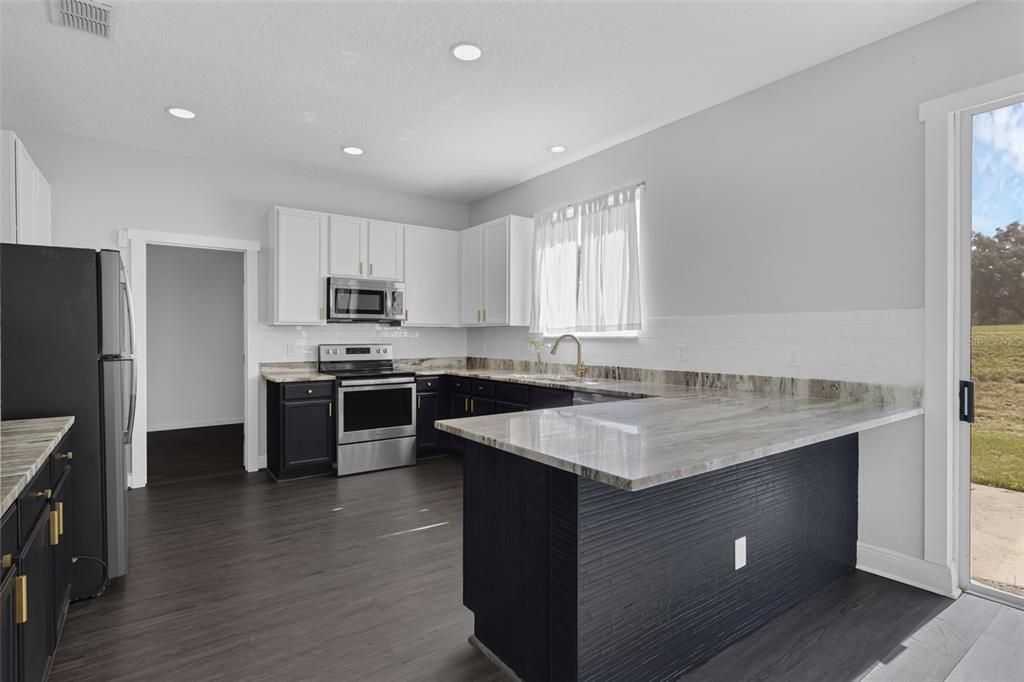 For Rent: $2,490 (4 beds, 2 baths, 2336 Square Feet)