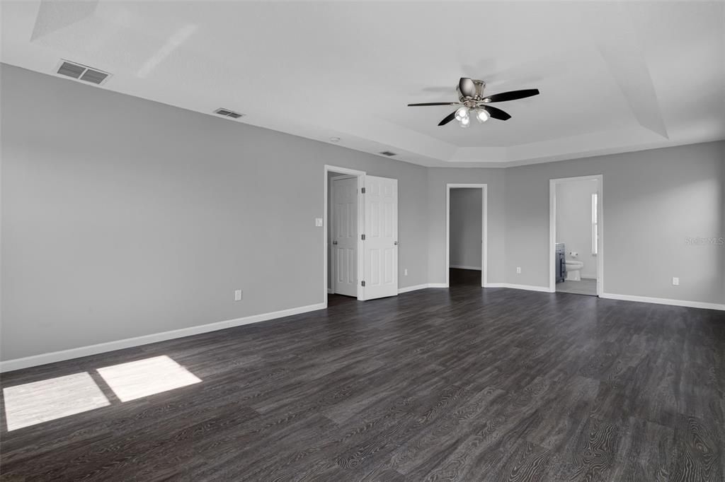 For Rent: $2,490 (4 beds, 2 baths, 2336 Square Feet)