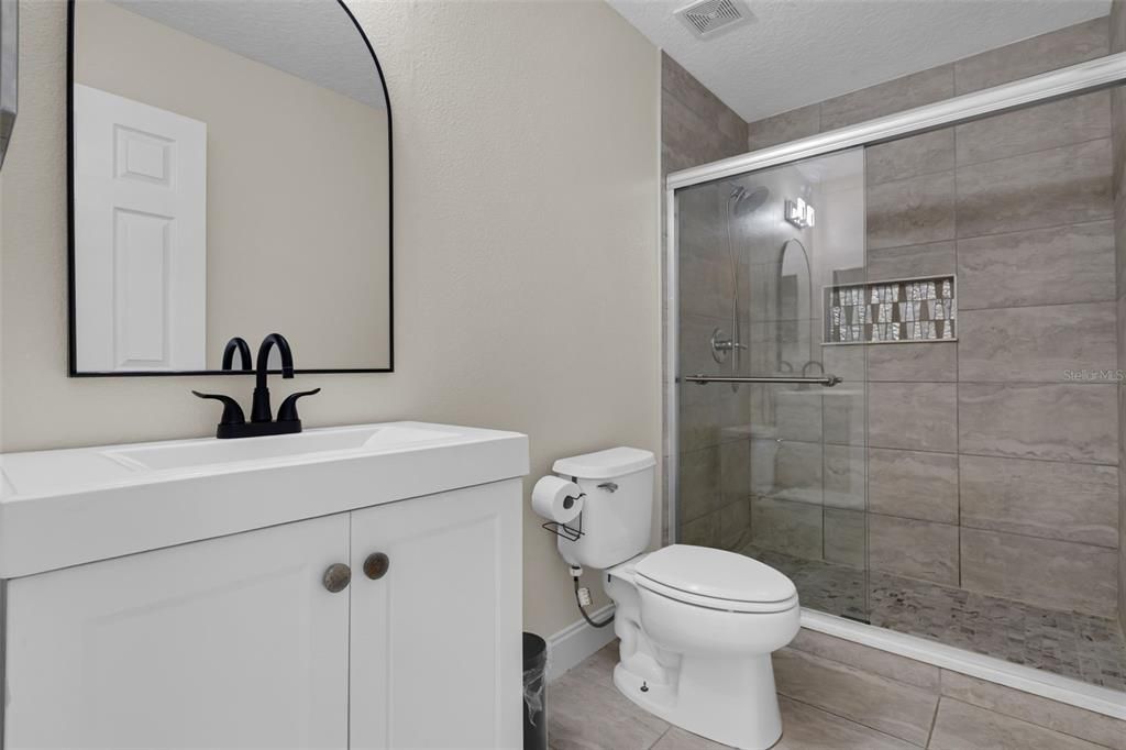 For Rent: $2,490 (4 beds, 2 baths, 2336 Square Feet)