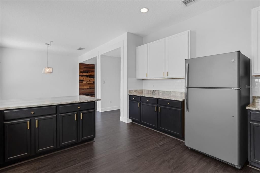 For Rent: $2,490 (4 beds, 2 baths, 2336 Square Feet)