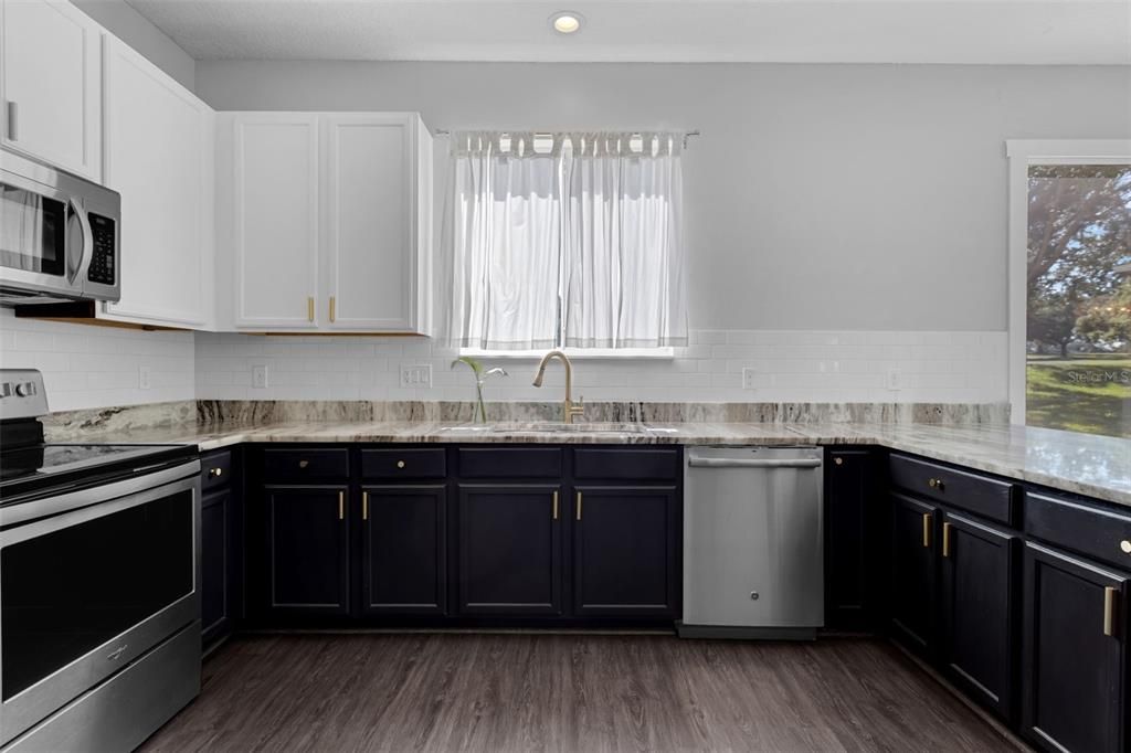 For Rent: $2,490 (4 beds, 2 baths, 2336 Square Feet)