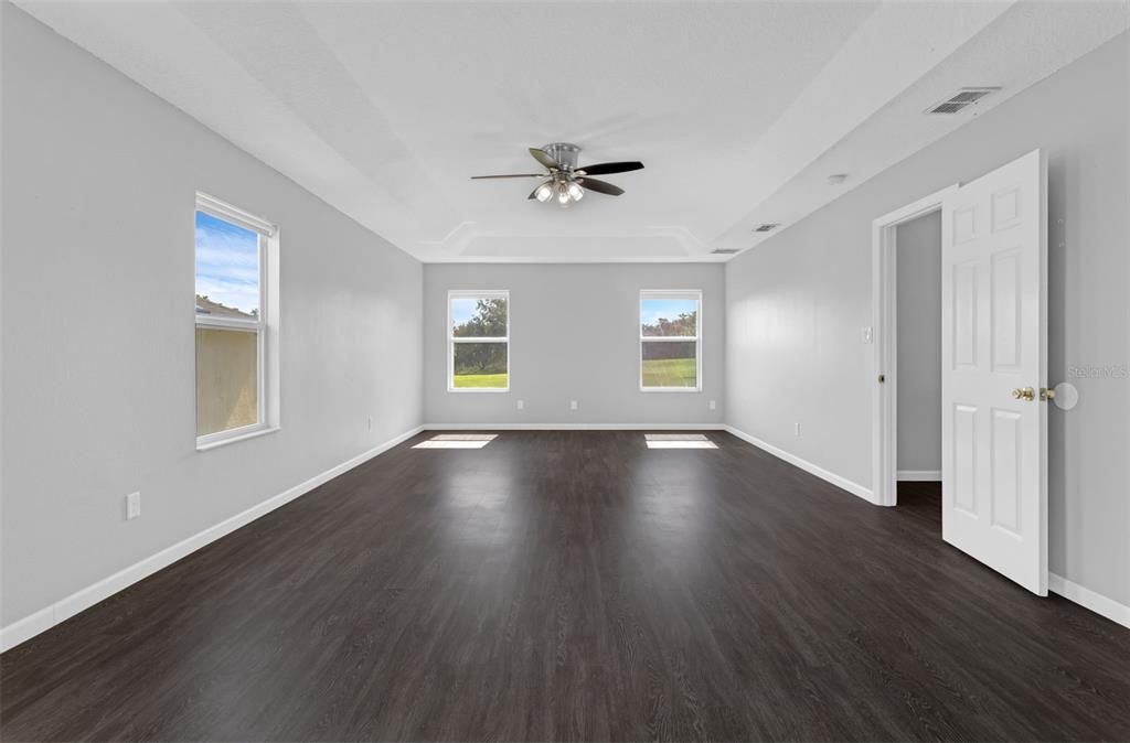 For Rent: $2,490 (4 beds, 2 baths, 2336 Square Feet)