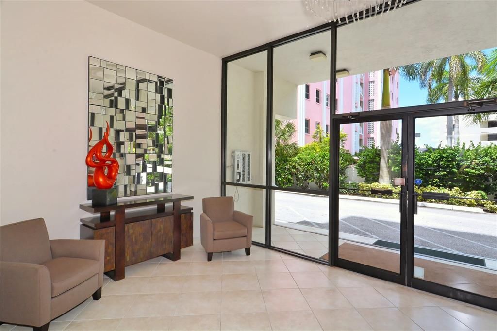 На продажу: $895,000 (2 спален, 2 ванн, 1380 Квадратных фут)