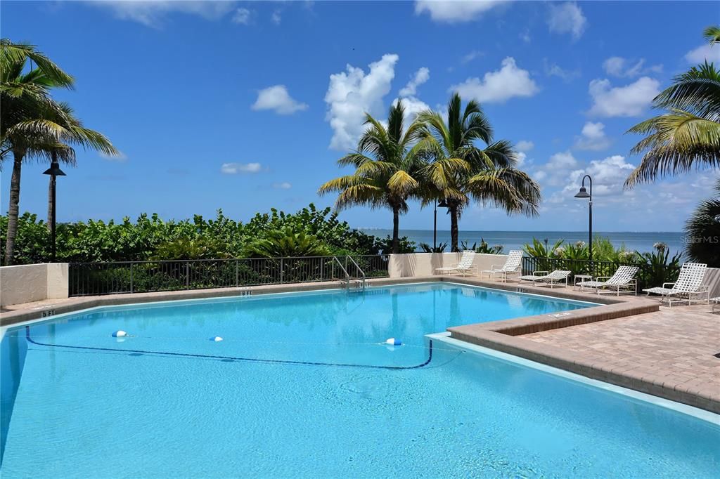 На продажу: $895,000 (2 спален, 2 ванн, 1380 Квадратных фут)