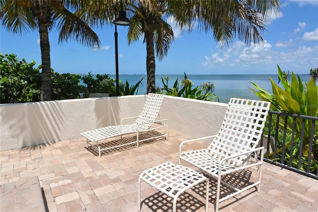 На продажу: $895,000 (2 спален, 2 ванн, 1380 Квадратных фут)