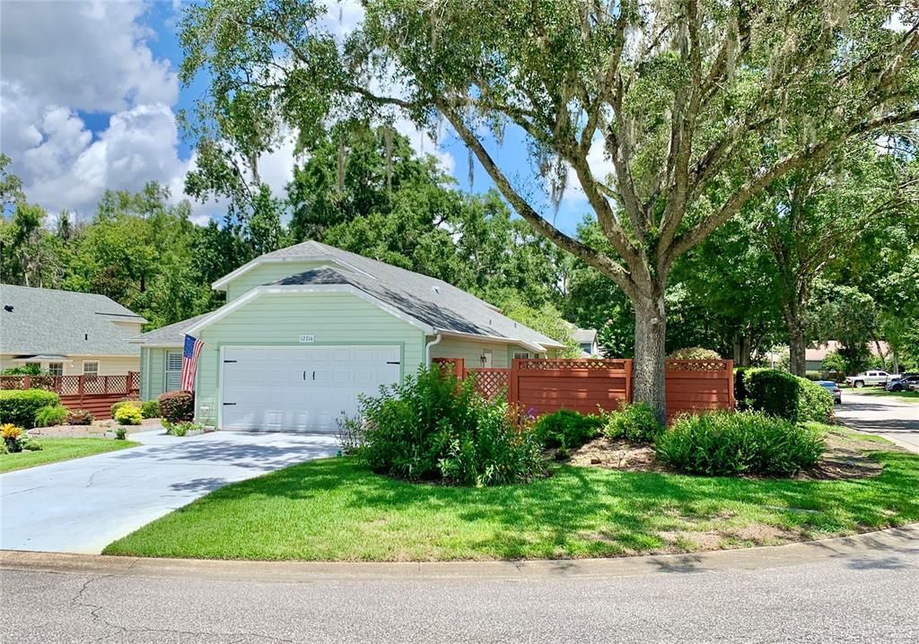 合同活跃: $309,900 (3 贝兹, 2 浴室, 1632 平方英尺)