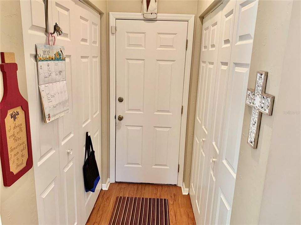 合同活跃: $309,900 (3 贝兹, 2 浴室, 1632 平方英尺)