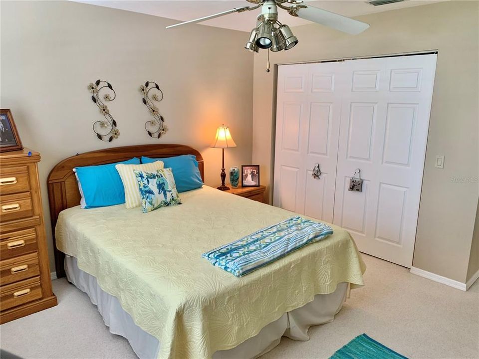 合同活跃: $309,900 (3 贝兹, 2 浴室, 1632 平方英尺)