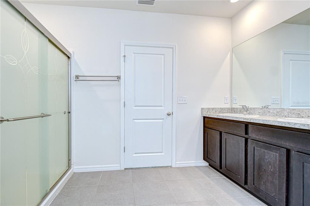 Active With Contract: $2,980 (4 beds, 2 baths, 2007 Square Feet)