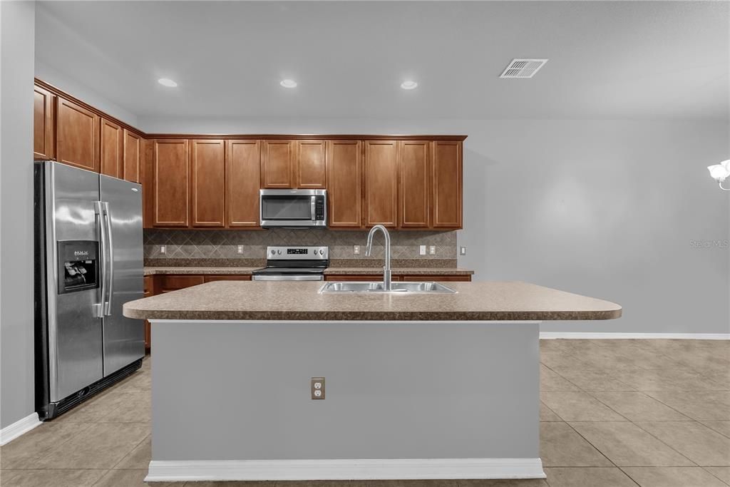 待售: $335,000 (3 贝兹, 2 浴室, 1642 平方英尺)