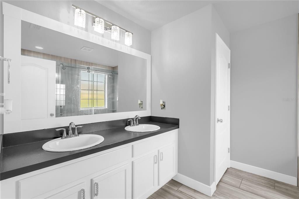 待售: $335,000 (3 贝兹, 2 浴室, 1642 平方英尺)