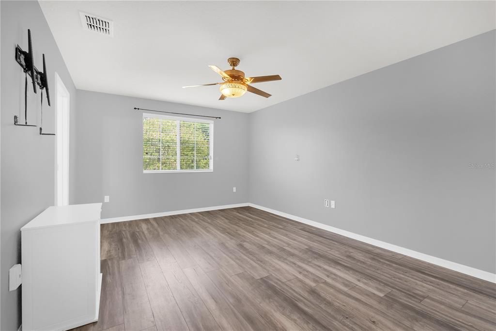 待售: $335,000 (3 贝兹, 2 浴室, 1642 平方英尺)