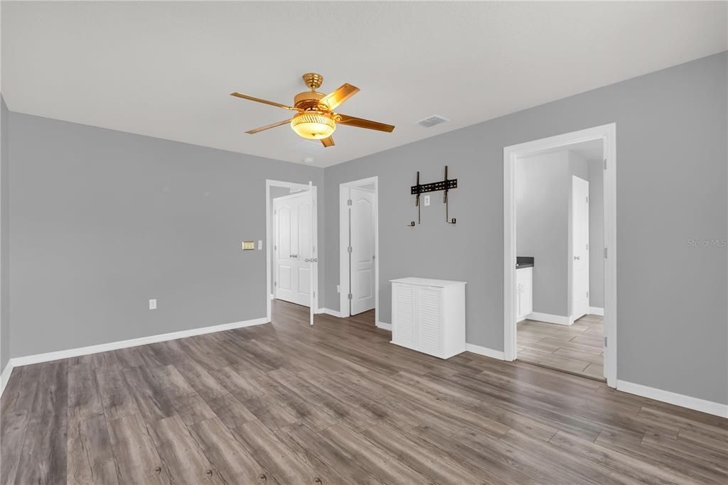 待售: $335,000 (3 贝兹, 2 浴室, 1642 平方英尺)