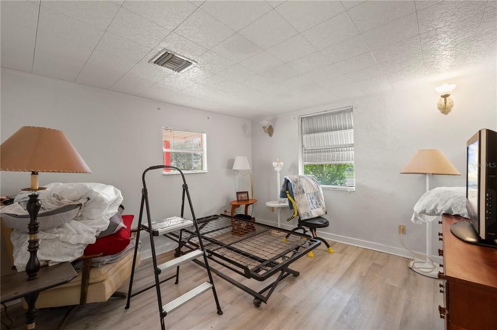 For Sale: $225,000 (2 beds, 2 baths, 1368 Square Feet)