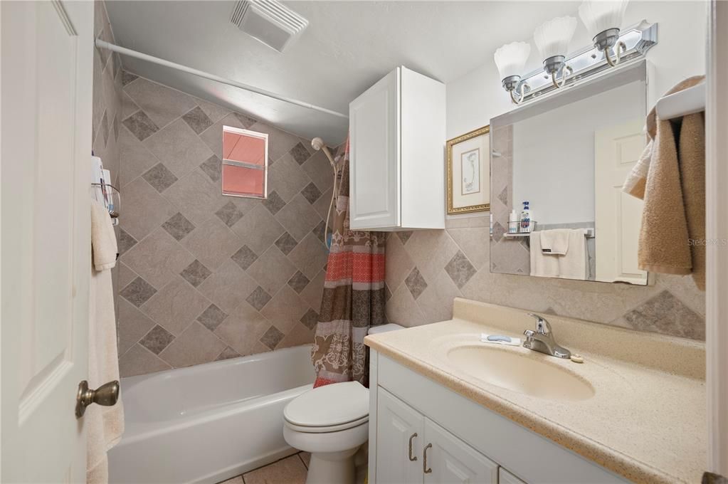 For Sale: $225,000 (2 beds, 2 baths, 1368 Square Feet)