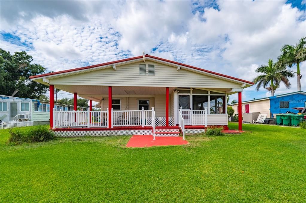 For Sale: $225,000 (2 beds, 2 baths, 1368 Square Feet)