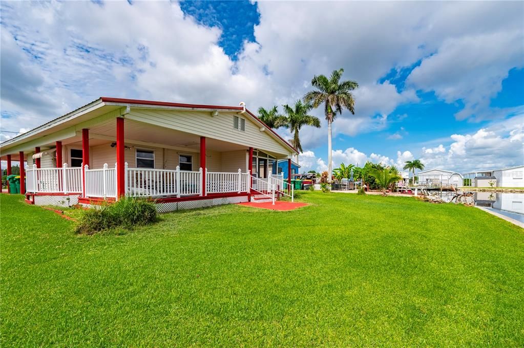 For Sale: $225,000 (2 beds, 2 baths, 1368 Square Feet)