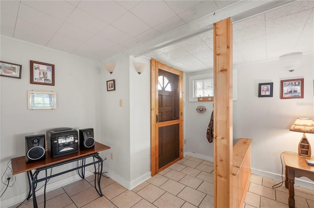 For Sale: $225,000 (2 beds, 2 baths, 1368 Square Feet)