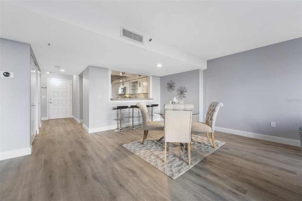 For Sale: $297,000 (2 beds, 2 baths, 1454 Square Feet)