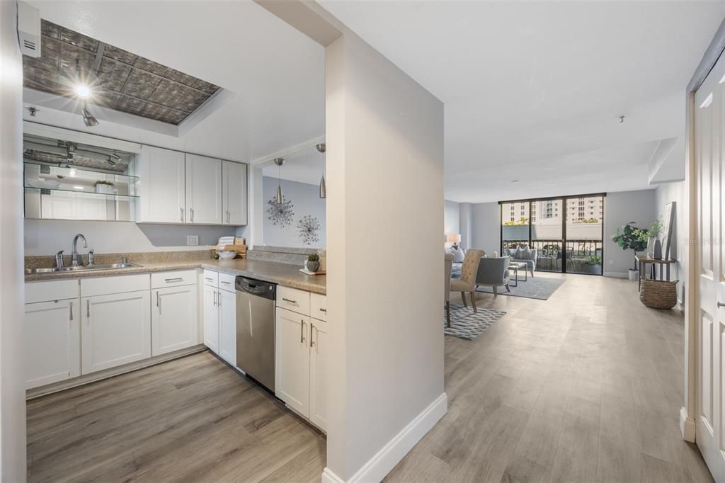 For Sale: $297,000 (2 beds, 2 baths, 1454 Square Feet)