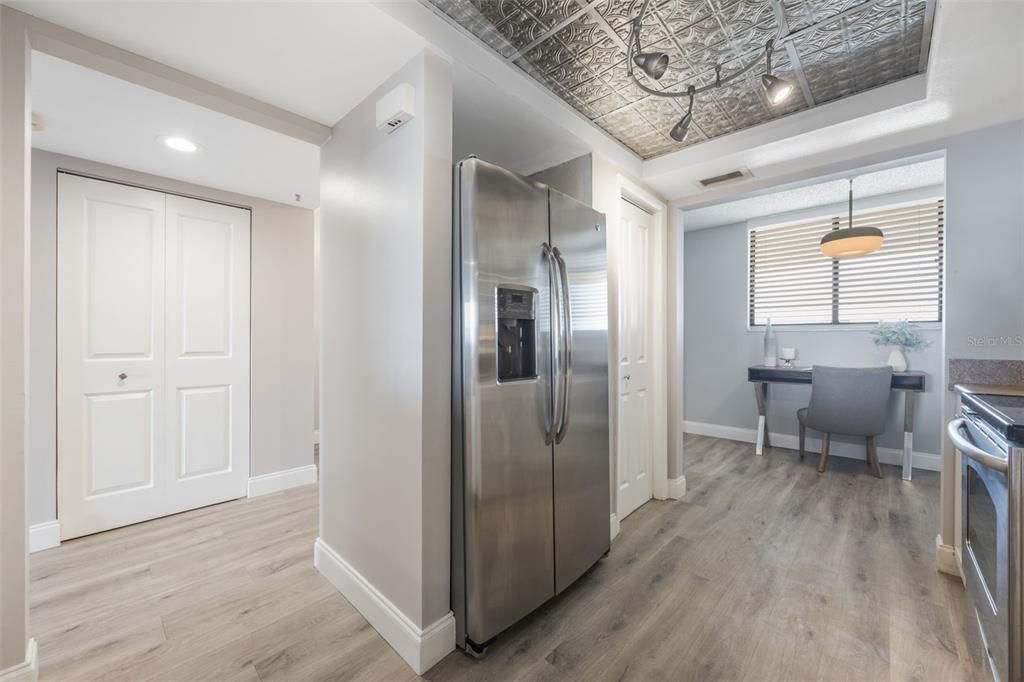 For Sale: $297,000 (2 beds, 2 baths, 1454 Square Feet)