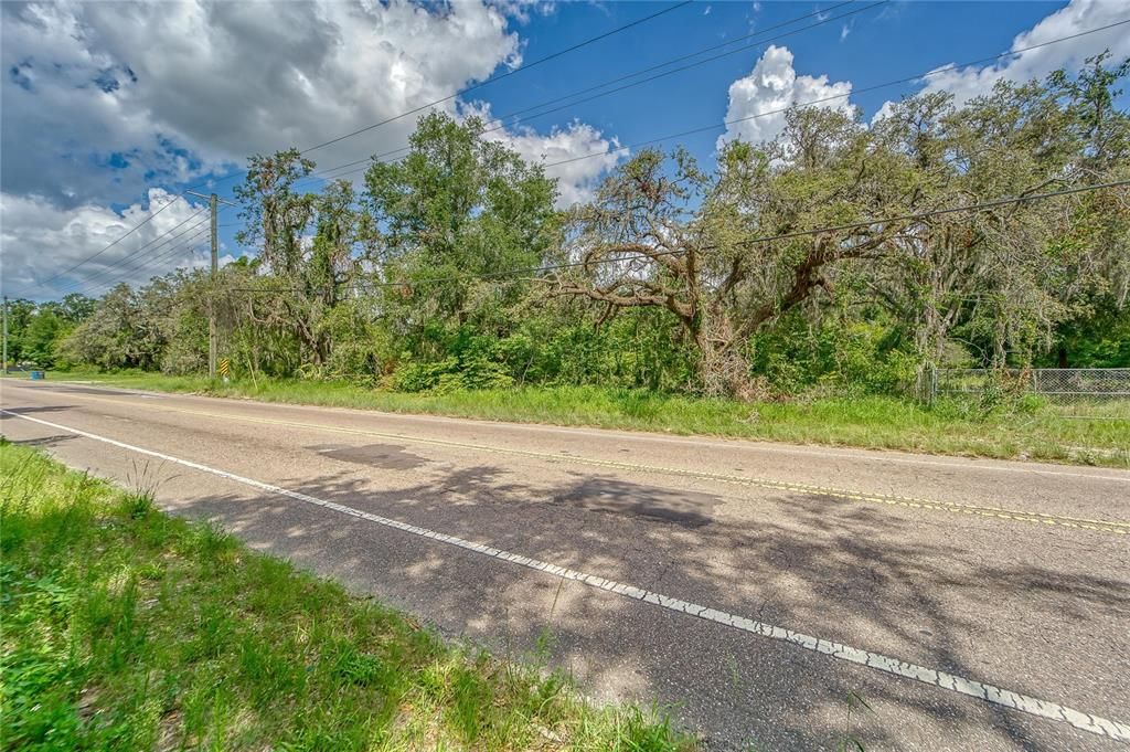 На продажу: $325,000 (1.89 acres)