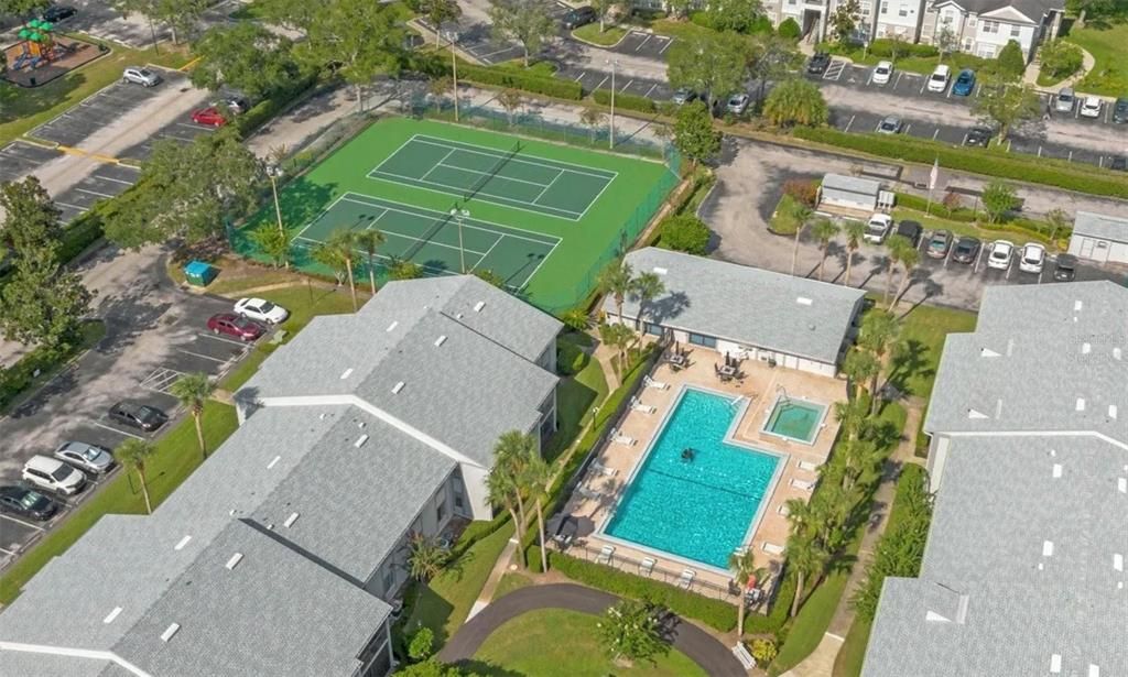 For Sale: $160,900 (2 beds, 2 baths, 975 Square Feet)