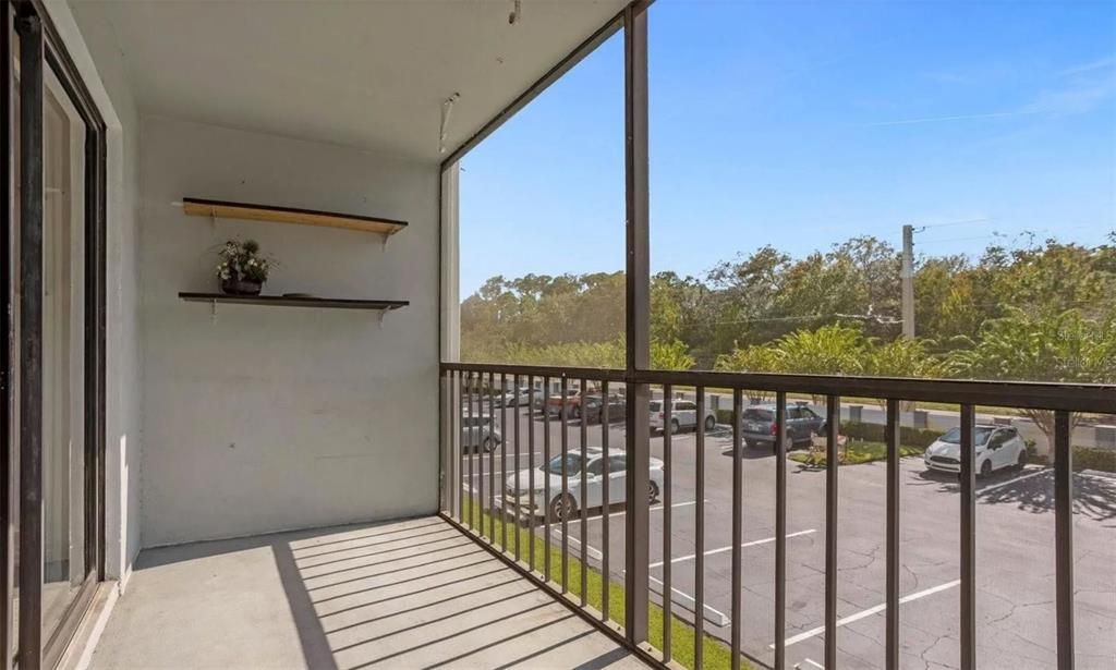 For Sale: $160,900 (2 beds, 2 baths, 975 Square Feet)