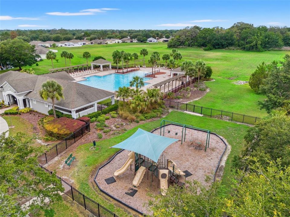 For Sale: $419,000 (4 beds, 2 baths, 2826 Square Feet)