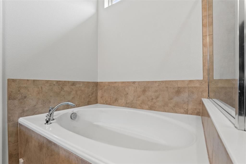 For Sale: $419,000 (4 beds, 2 baths, 2826 Square Feet)