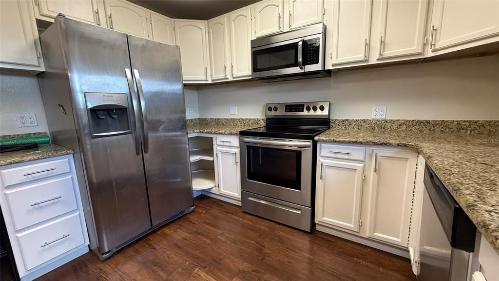 Active With Contract: $234,000 (4 beds, 2 baths, 1674 Square Feet)