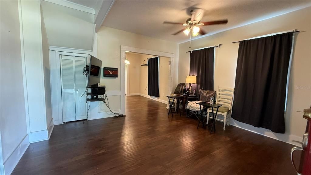 Active With Contract: $234,000 (4 beds, 2 baths, 1674 Square Feet)