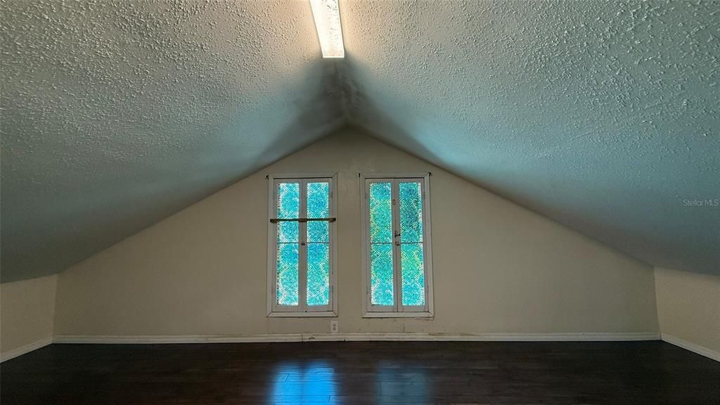 Active With Contract: $234,000 (4 beds, 2 baths, 1674 Square Feet)