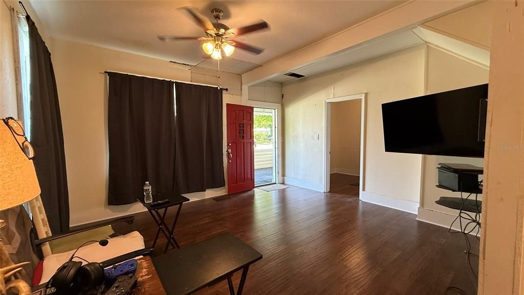 Active With Contract: $234,000 (4 beds, 2 baths, 1674 Square Feet)