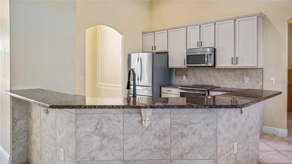 На продажу: $570,000 (4 спален, 3 ванн, 2499 Квадратных фут)