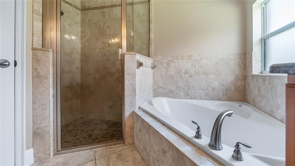 На продажу: $570,000 (4 спален, 3 ванн, 2499 Квадратных фут)