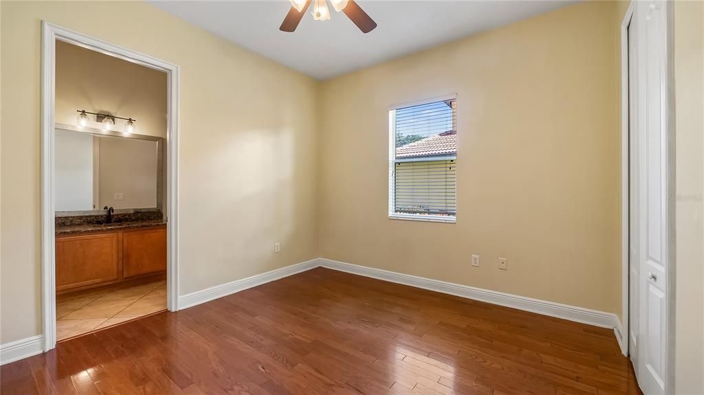 На продажу: $570,000 (4 спален, 3 ванн, 2499 Квадратных фут)