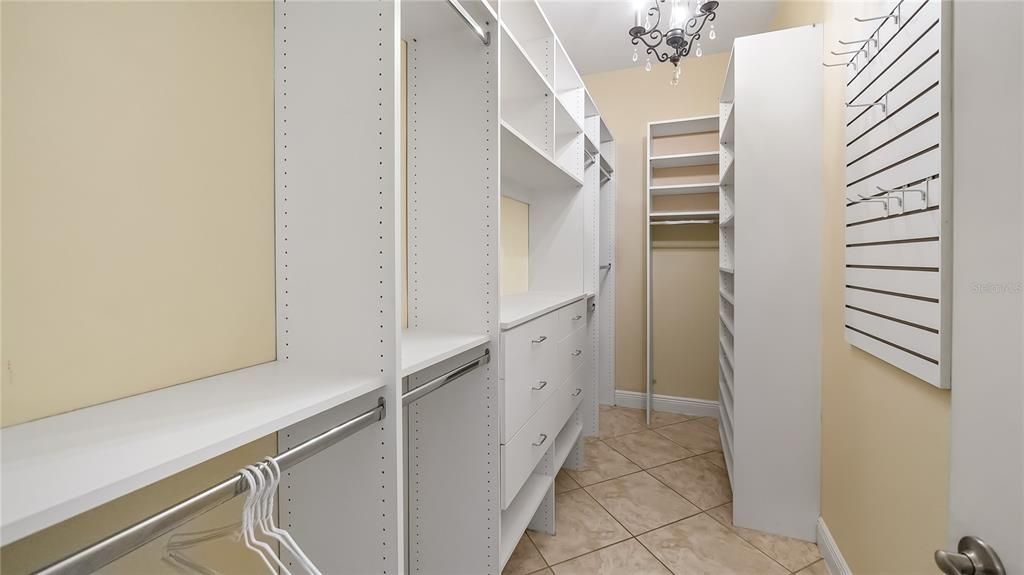 На продажу: $570,000 (4 спален, 3 ванн, 2499 Квадратных фут)