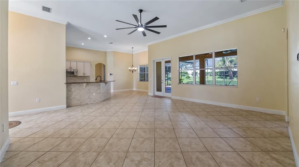 На продажу: $570,000 (4 спален, 3 ванн, 2499 Квадратных фут)