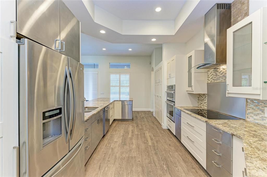 Active With Contract: $799,900 (4 beds, 3 baths, 2319 Square Feet)