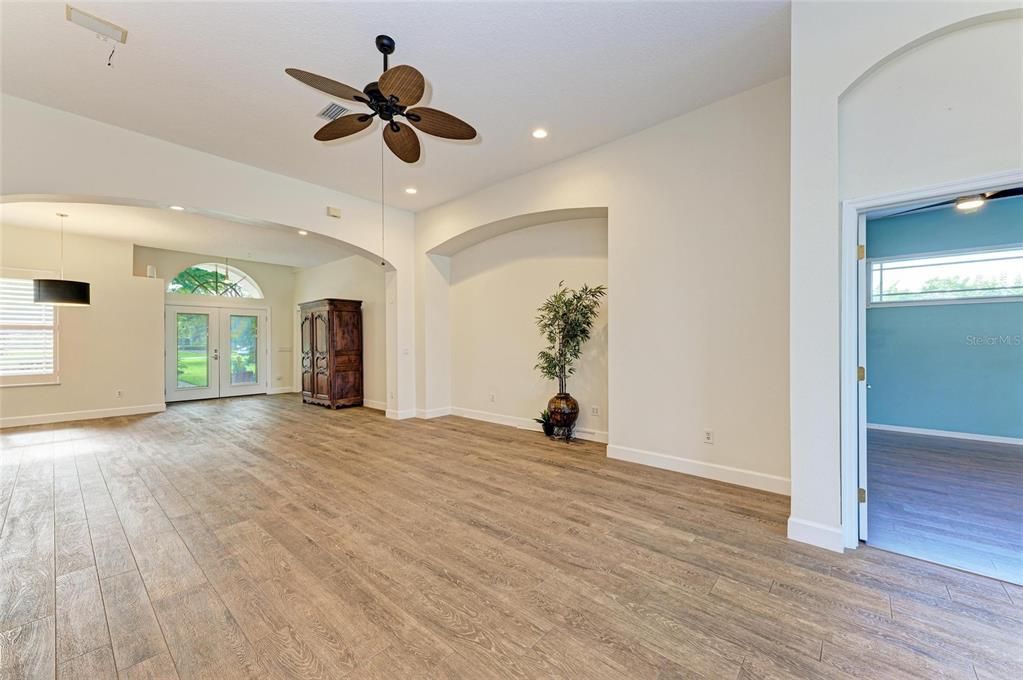 Active With Contract: $799,900 (4 beds, 3 baths, 2319 Square Feet)