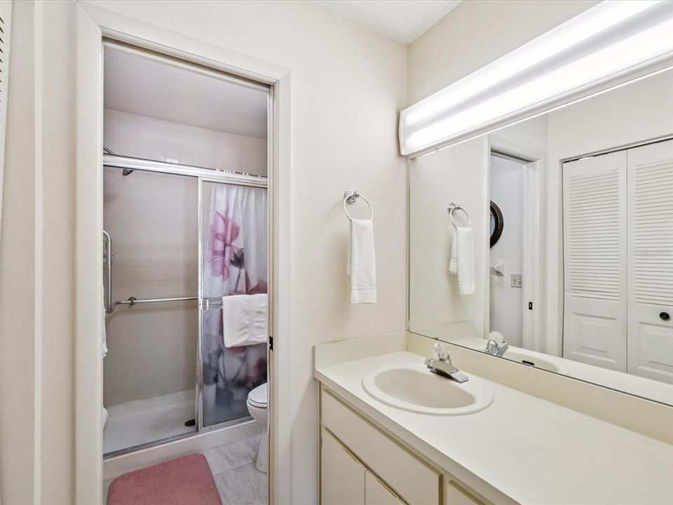 Activo con contrato: $120,000 (2 camas, 2 baños, 1103 Pies cuadrados)