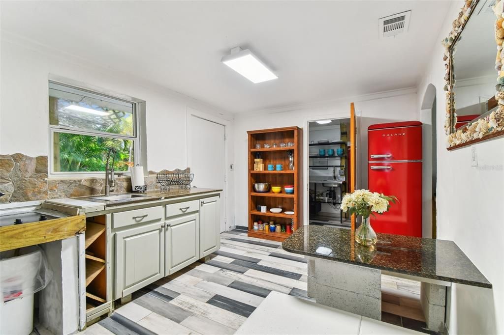 待售: $1,935,000 (8 贝兹, 8 浴室, 3224 平方英尺)