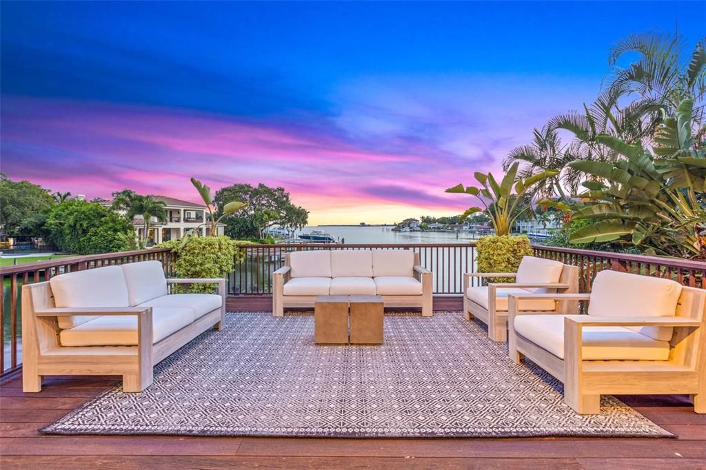 待售: $5,950,000 (5 贝兹, 5 浴室, 6060 平方英尺)