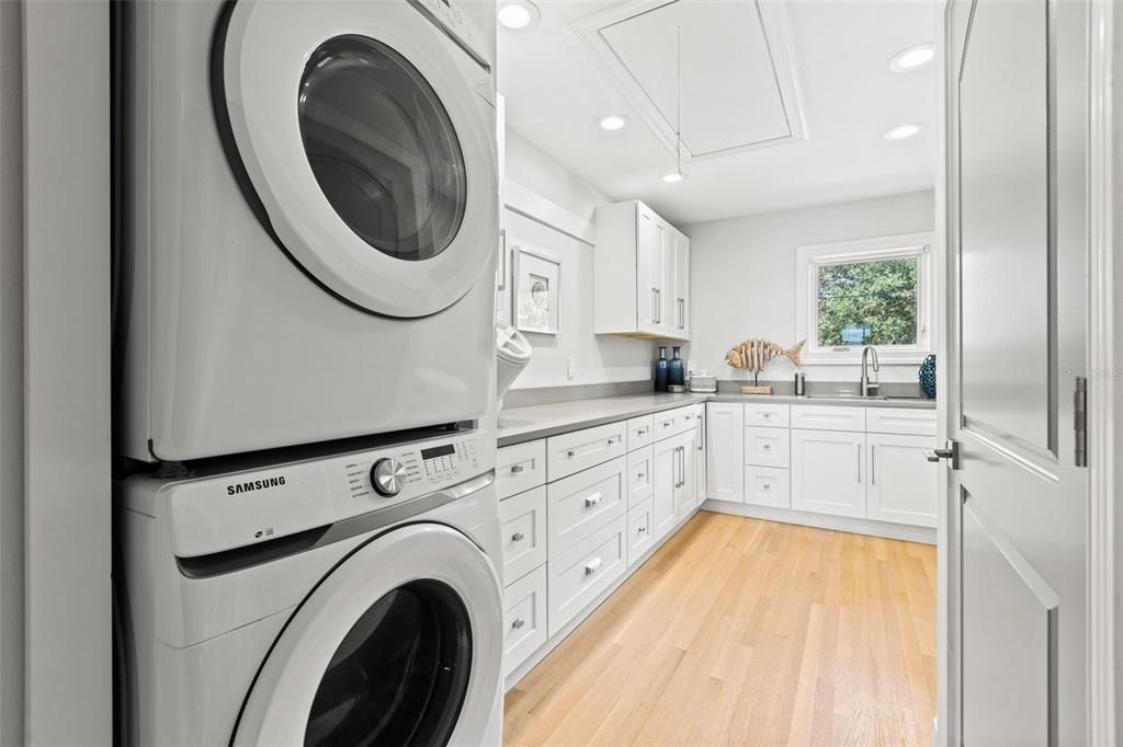 待售: $5,950,000 (5 贝兹, 5 浴室, 6060 平方英尺)